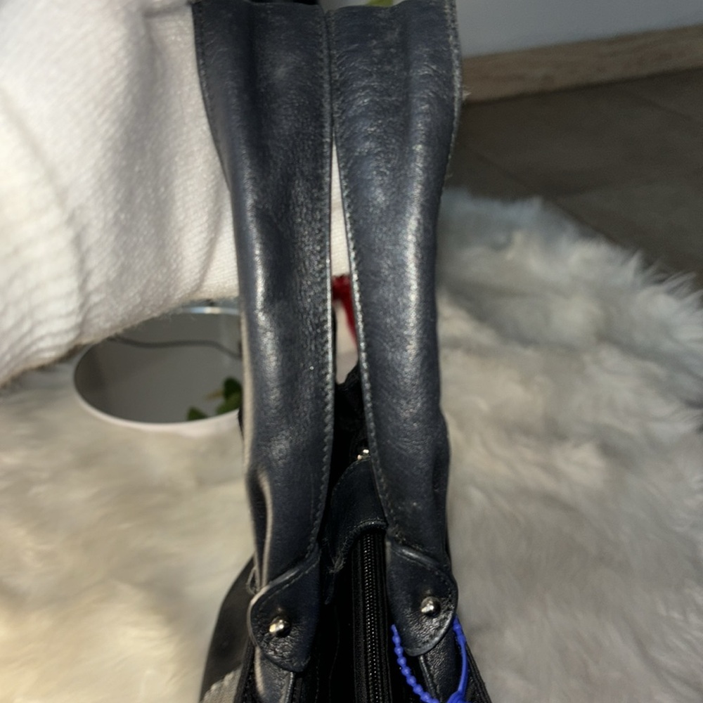 FERRAGAMO “RARE” HEELS SHOULDER BAG - Picture 11 of 17